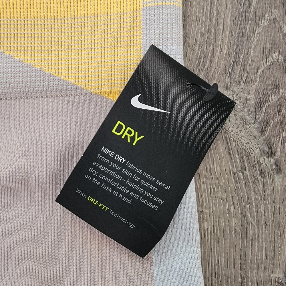 BRAND NEW Nike Sculpt Tight Fit 7/8 Leggings Women's Size XL - Picture 10 of 11